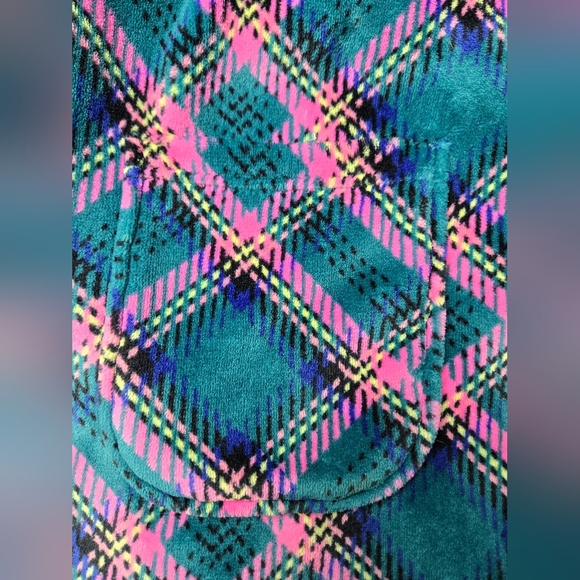 Victoria Secrets Robe. Size  xs/xp/xp/p.  Good condition. Green and pink plaid. - Picture 7 of 8